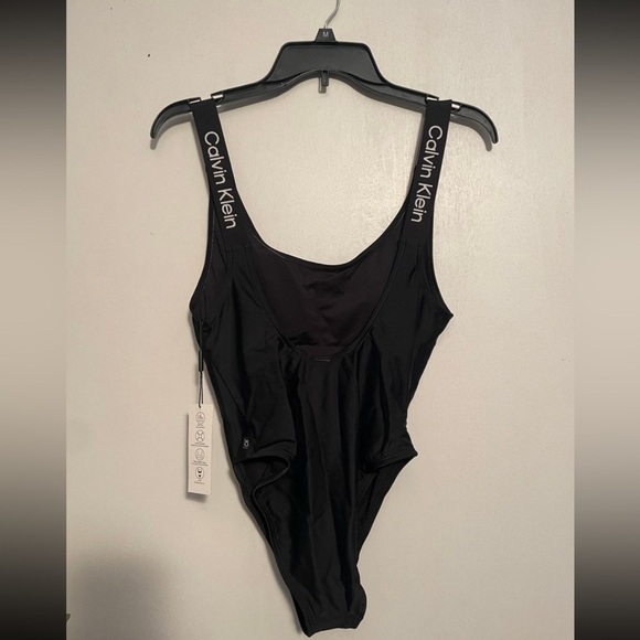 Calvin Klein Women's Classic Over The Shoulder One Piece Swimsuit NWT size M - Picture 7 of 8